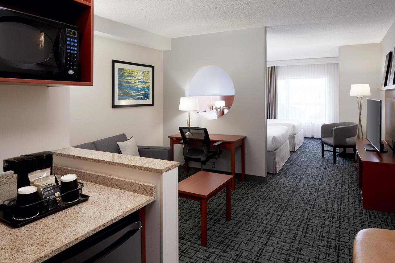 דורבאל Fairfield Inn & Suites By Marriott Montreal Airport מראה חיצוני תמונה