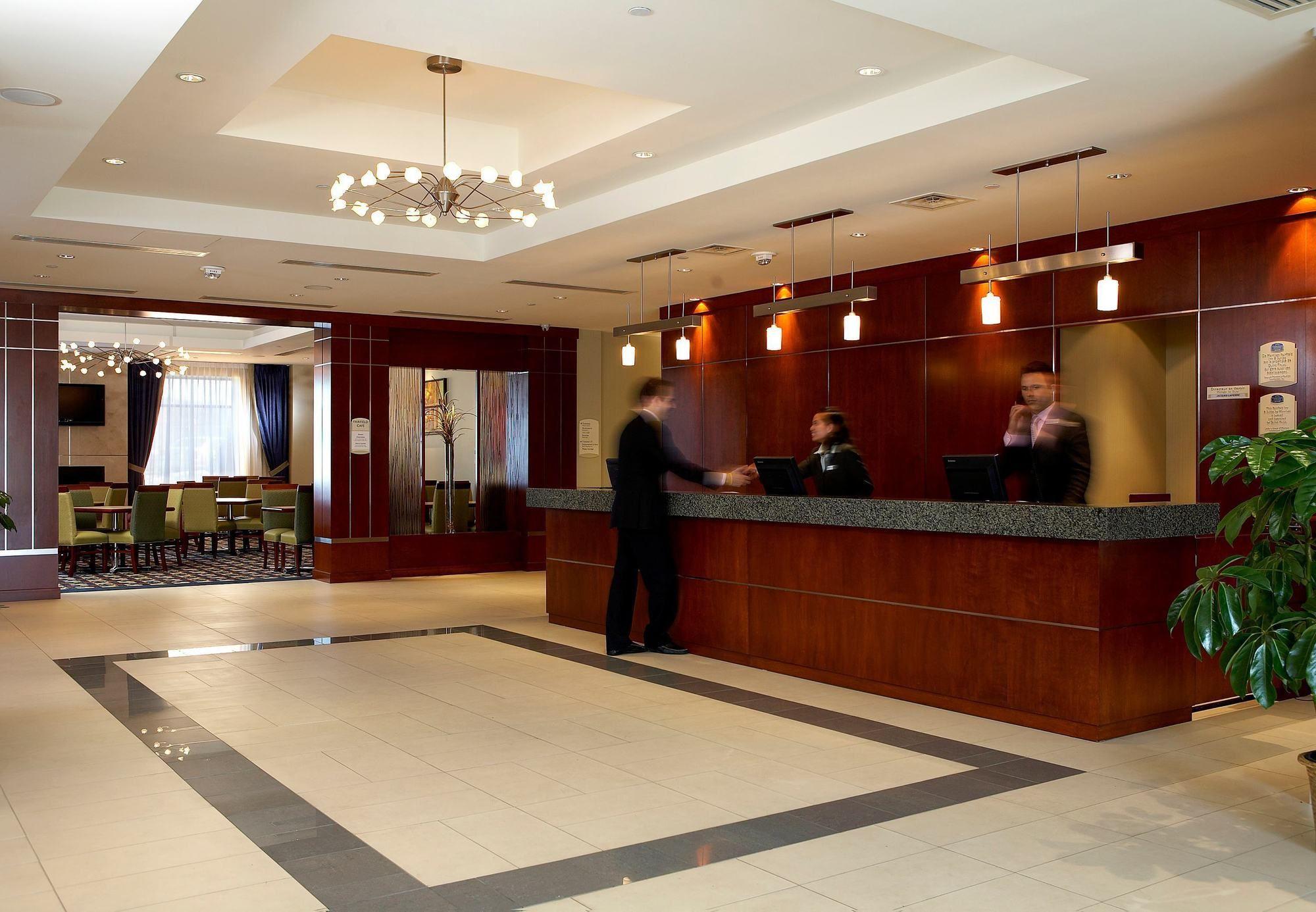 דורבאל Fairfield Inn & Suites By Marriott Montreal Airport מראה חיצוני תמונה